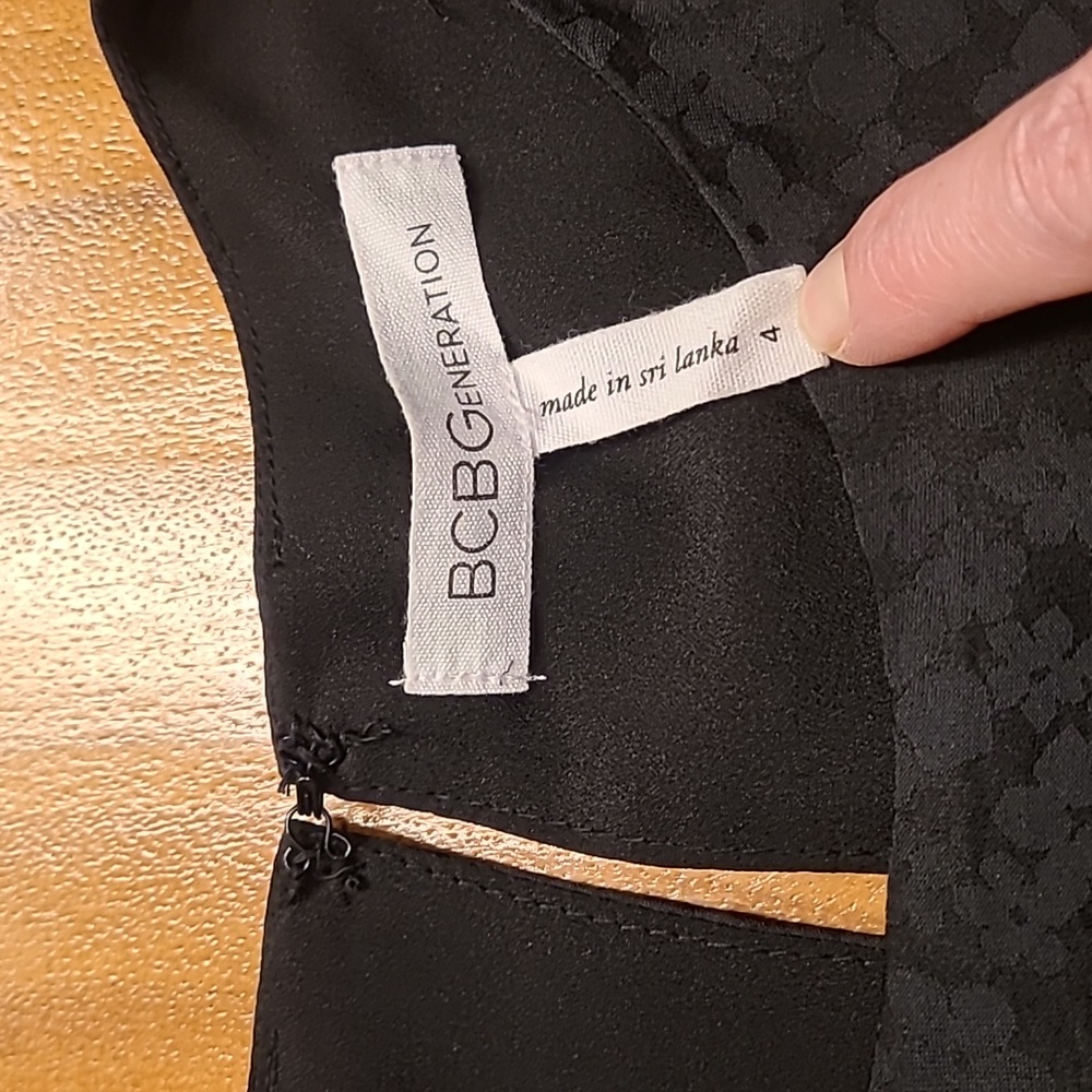 BCBGeneration  DRESS size 4 - Picture 3 of 8